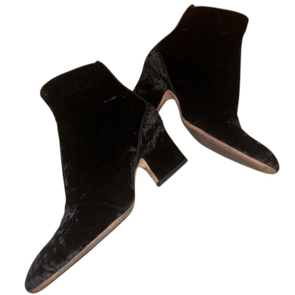 Jimmy Choo Made in Italy Women’s Black Velvet Zip Up Fashion Booties Sz-37.5 - Picture 9 of 10